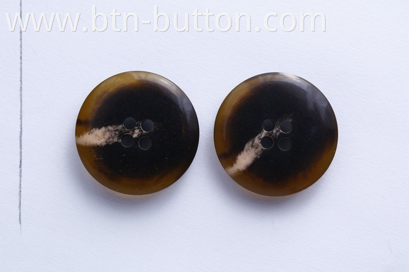 Imitation horn resin buttons for garment